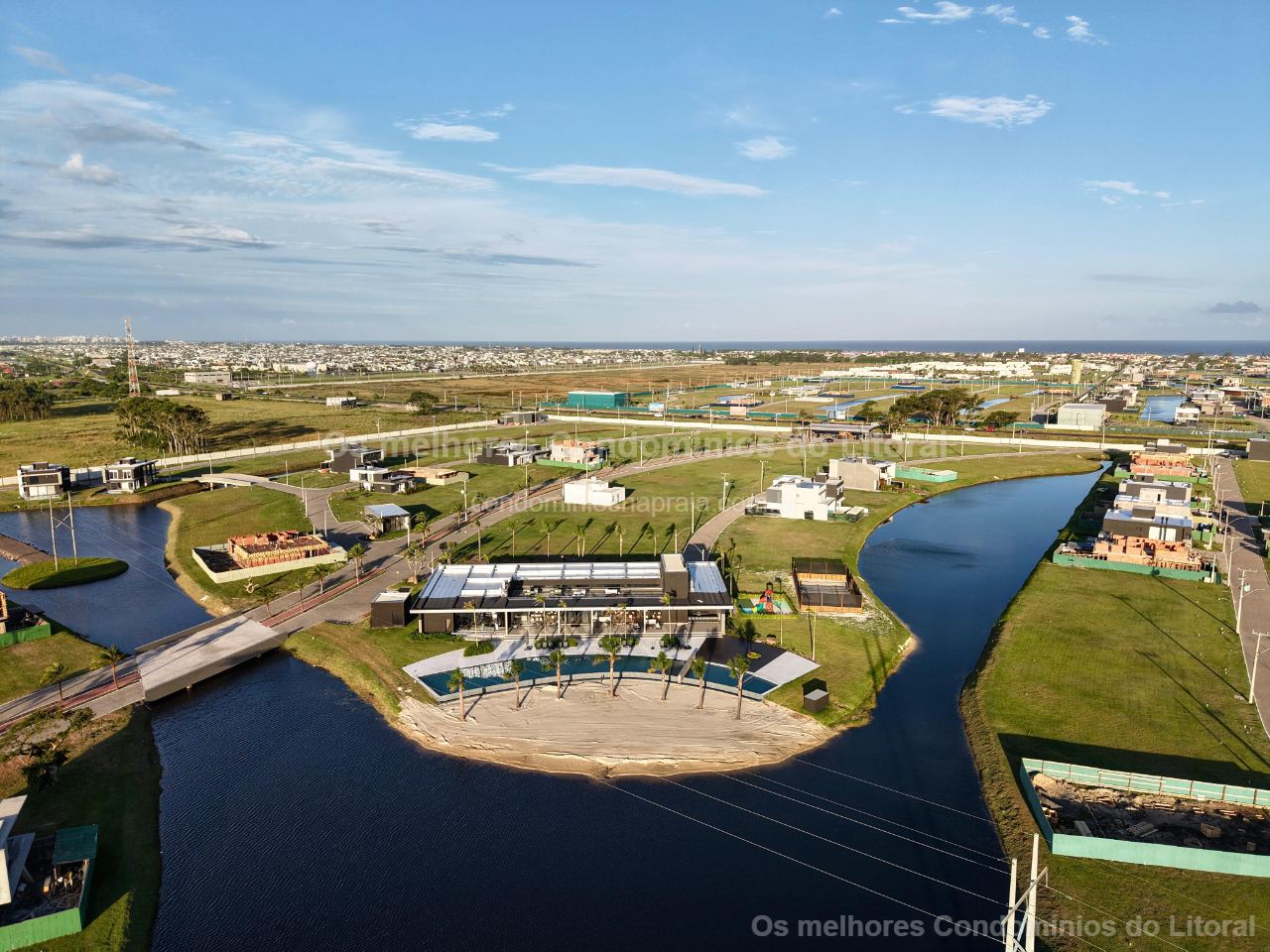 LOTE BEIRA LAGO À VENDA NO CONDOMÍNIO ALLURE | 240 m² | Xangri-Lá — Xangri-lá