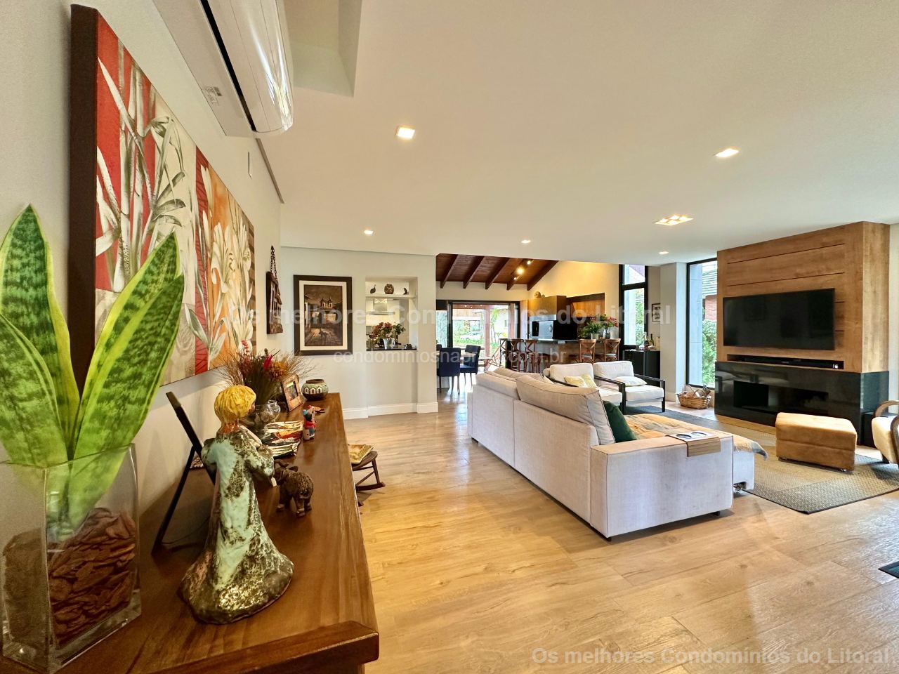 SOBRADO À VENDA NO CONDOMÍNIO CARMEL | 215 m² | 3 Suítes | Xangri-Lá — Xangri-lá
