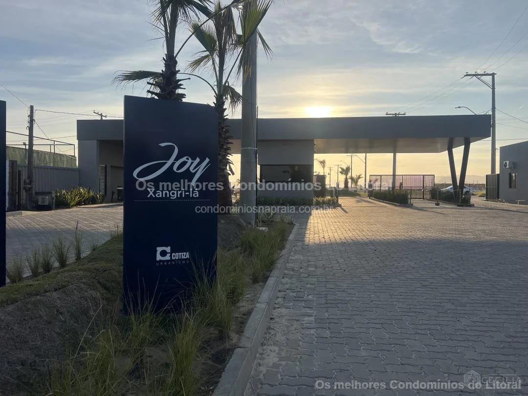 LOTE BEIRA LAGO À VENDA NO CONDOMÍNIO JOY | 290 m² | Xangri-Lá — Xangri-lá