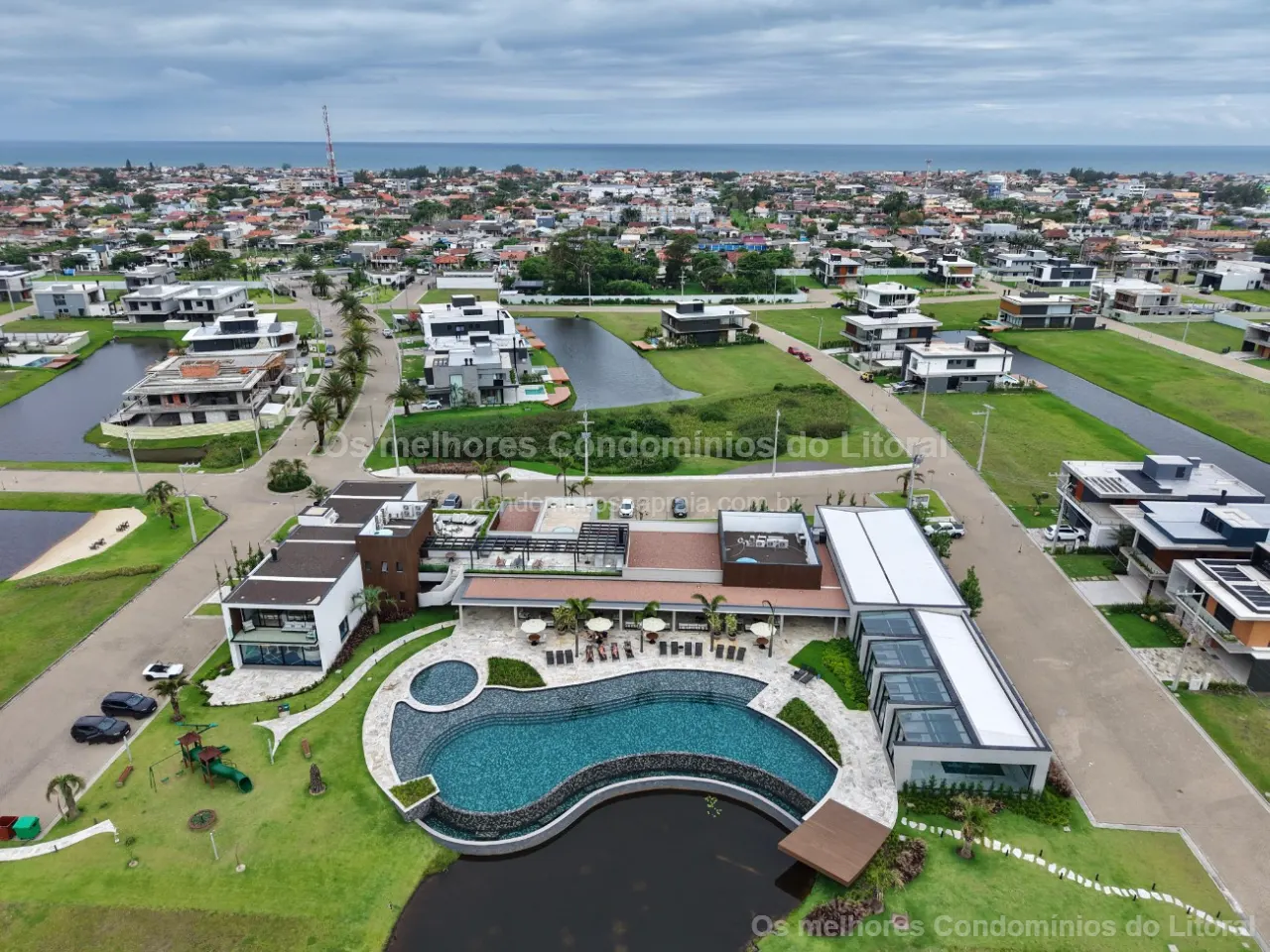 TERRENO À VENDA NO CONDOMÍNIO AMARÉ | 458,28 m² | ESQUINA COM ÁREA VERDE | XANGRI-LÁ — Xangri-lá