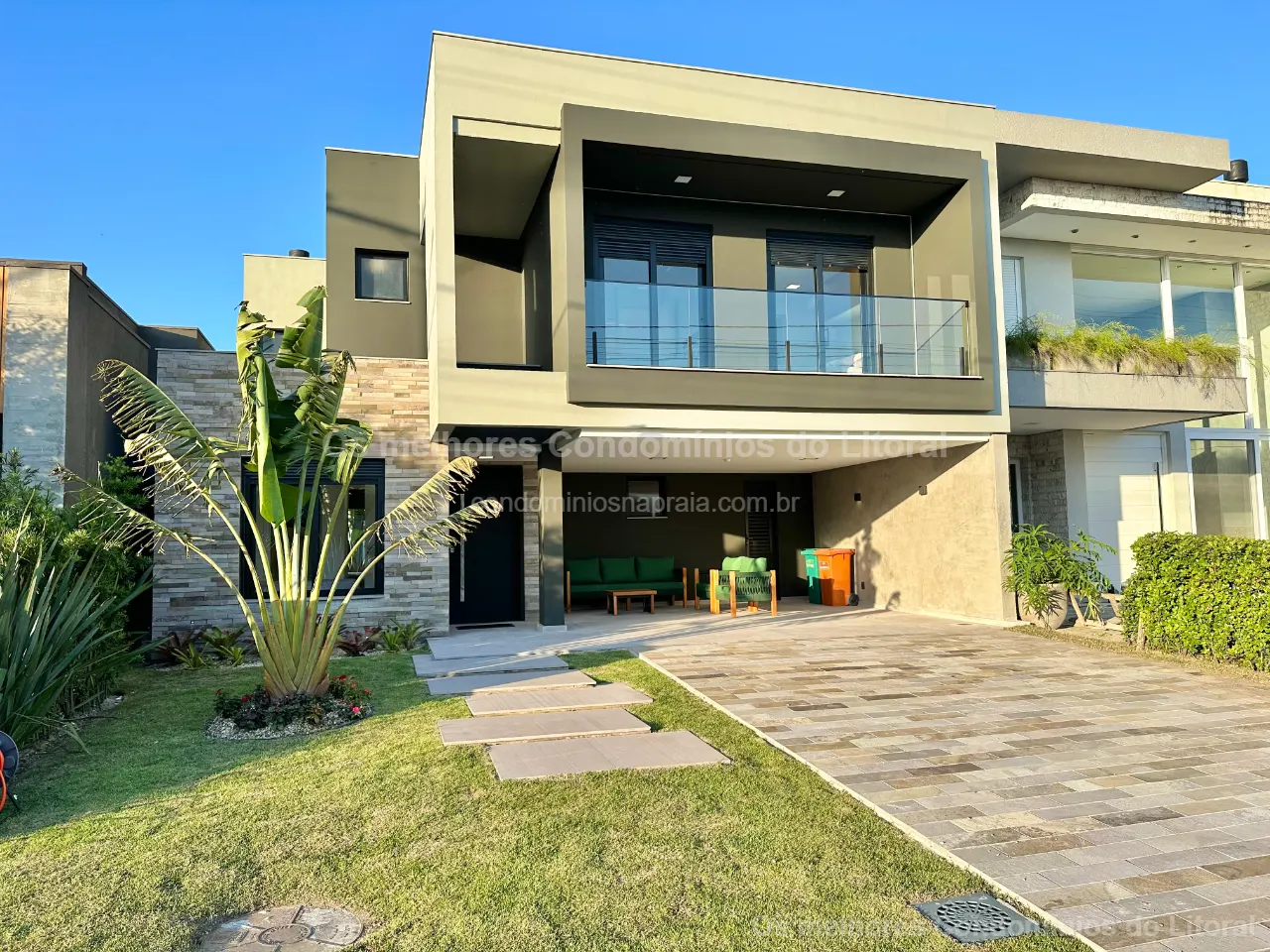 CASA MOBILIADA À VENDA NO CONDOMÍNIO BLUE | 229 m² | 4 DORMITÓRIOS | XANGRI-LÁ — Xangri-lá