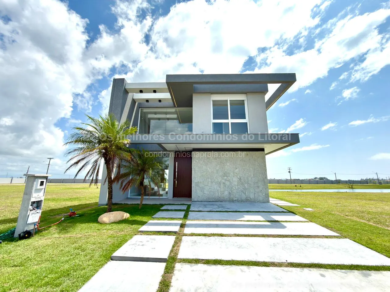 CASA À VENDA NO CONDOMÍNIO JOY | 165 m² | 4 SUÍTES | XANGRI-LÁ — Xangri-lá
