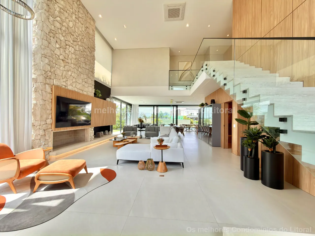SOBRADO DE ALTO PADRÃO À VENDA NO CONDOMÍNIO SENSE | 475 m² | 5 SUÍTES | XANGRI-LÁ — Xangri-lá