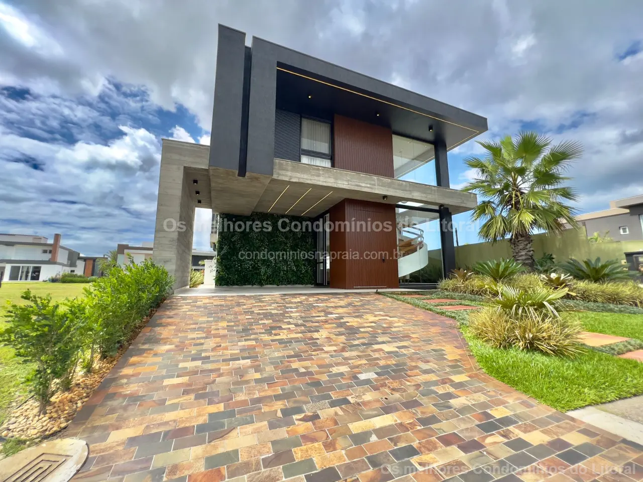 CASA À VENDA NO CAPÃO ILHAS RESORT | 320 m² | 5 SUÍTES | BEIRA LAGO | CAPÃO DA CANOA — Capão da Canoa