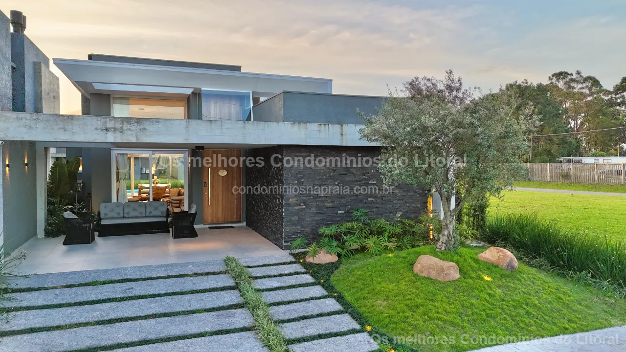 CASA À VENDA NO CONDOMÍNIO CAPÃO ILHAS RESORT | 3 SUÍTES | BEIRA LAGO | CAPÃO DA CANOA — Capão da Canoa