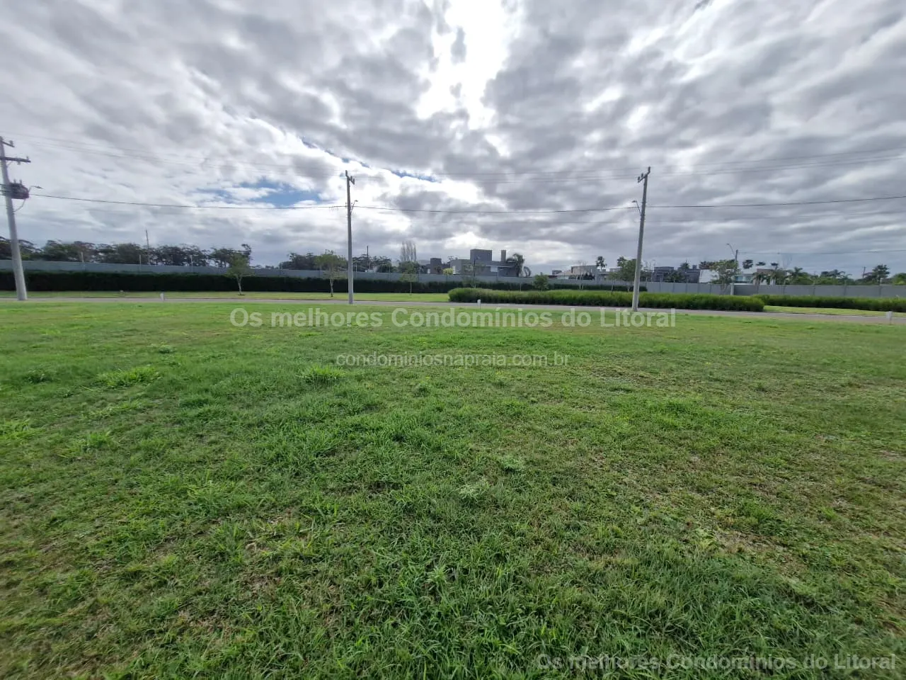 LOTE BEIRA LAGO À VENDA NO CONDOMÍNIO LÓTUS | 472,50 m² | ATLÂNTIDA — Xangri-lá