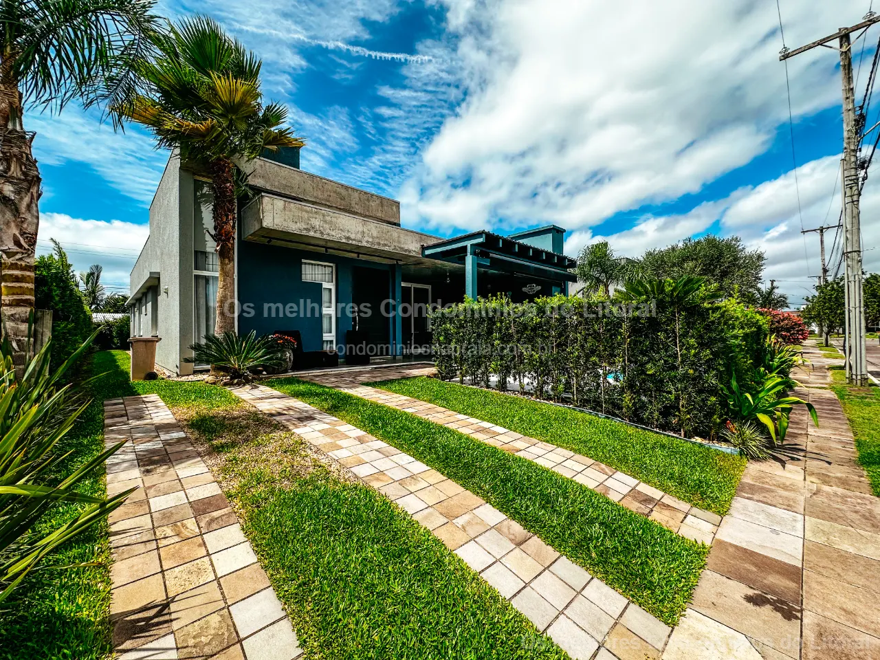 CASA À VENDA NO CONDOMÍNIO QUINTAS DO LAGO | 4 SUÍTES | MOBILIADA | XANGRI-LÁ — Xangri-lá