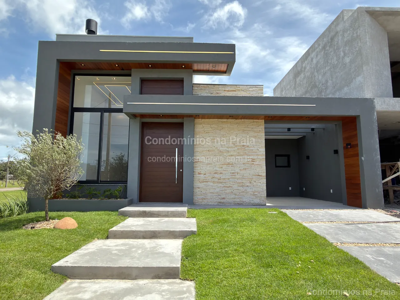 CASA À VENDA NO CONDOMÍNIO SANTORINI | 3 SUÍTES | PISCINA AQUECIDA | XANGRI-LÁ — Xangri-lá
