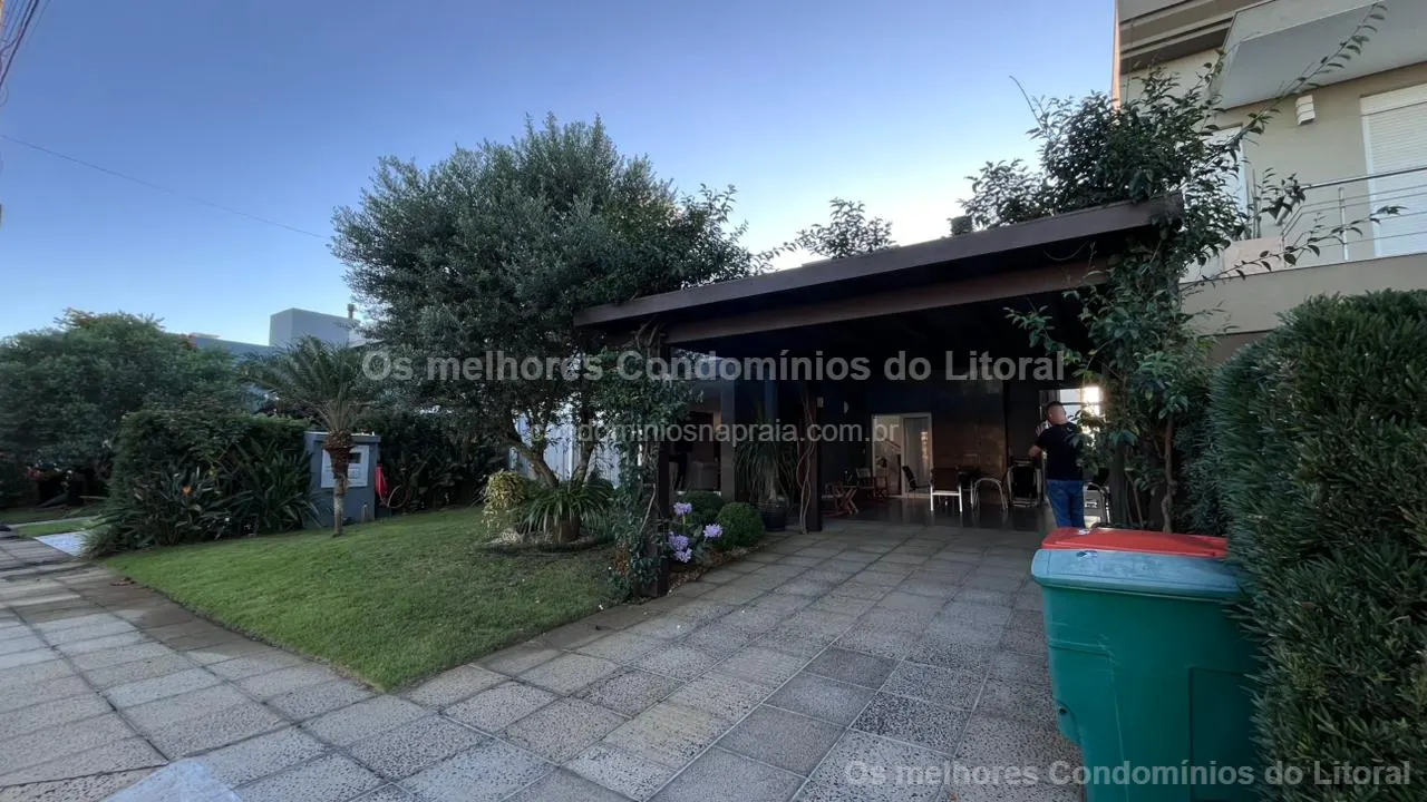 CASA À VENDA NO CONDOMÍNIO CONDADO DE CAPÃO — Capão da Canoa