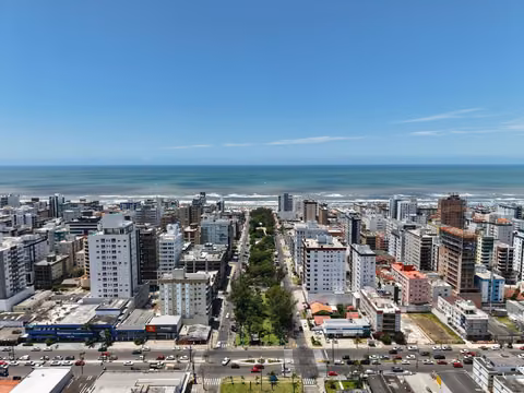 Praça Flávio Boianovski e orla de Capão da Canoa